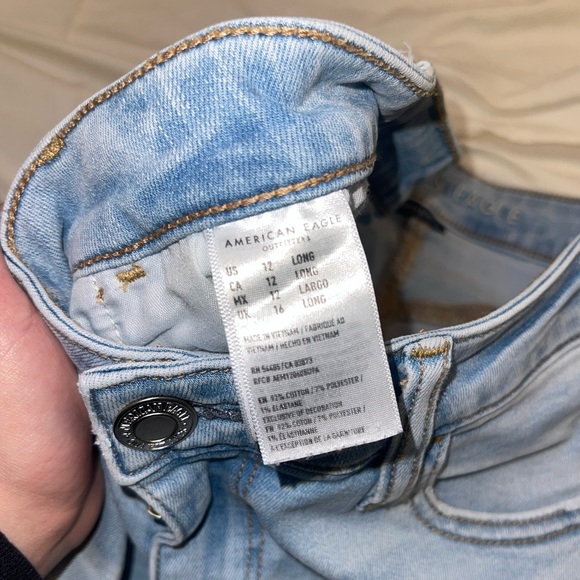 Light Wash American Eagle Jeans - Picture 4 of 5